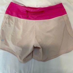 RARE Lululemon Groovy Run short Parfait Pink 4" size 2